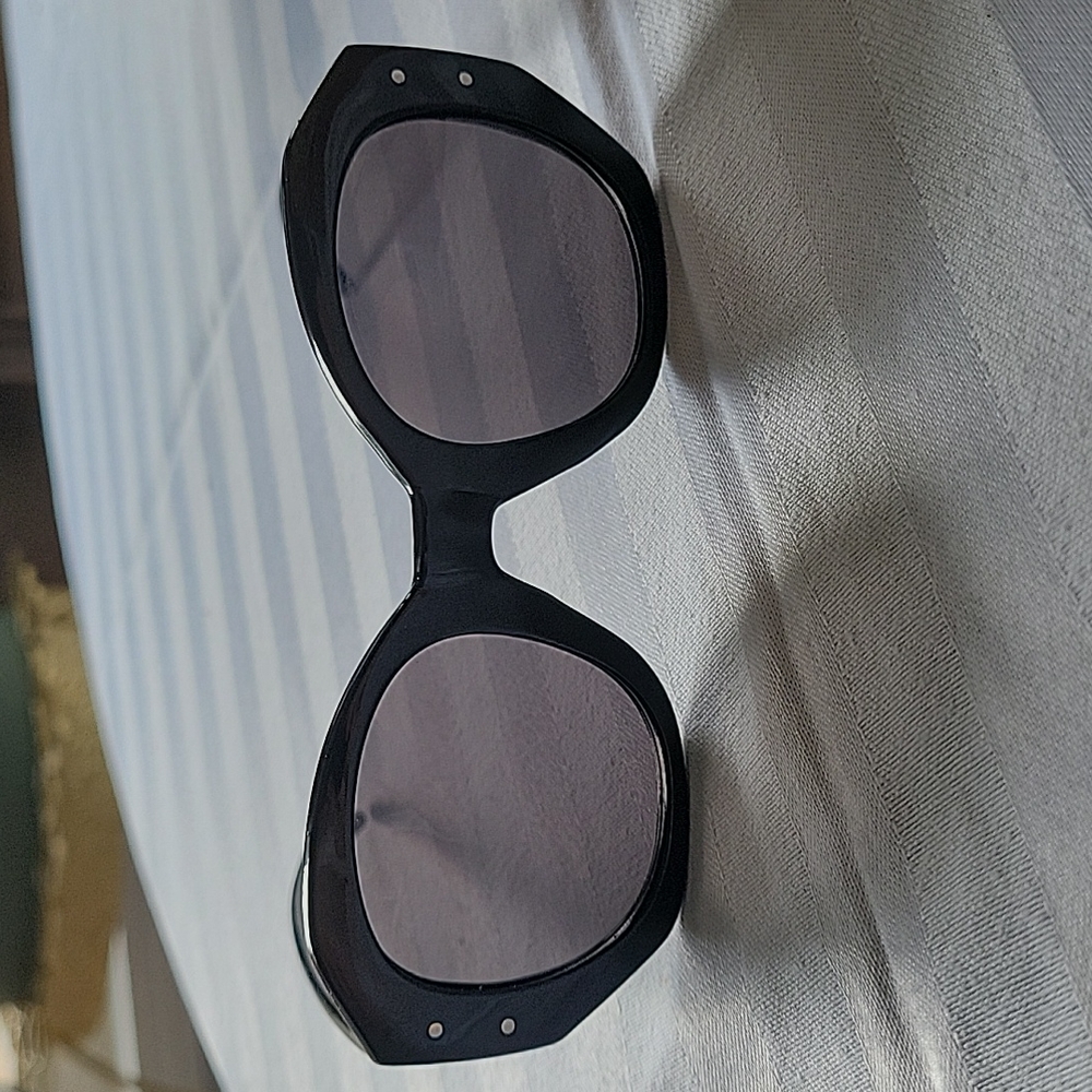 EUC Unisex Black shades